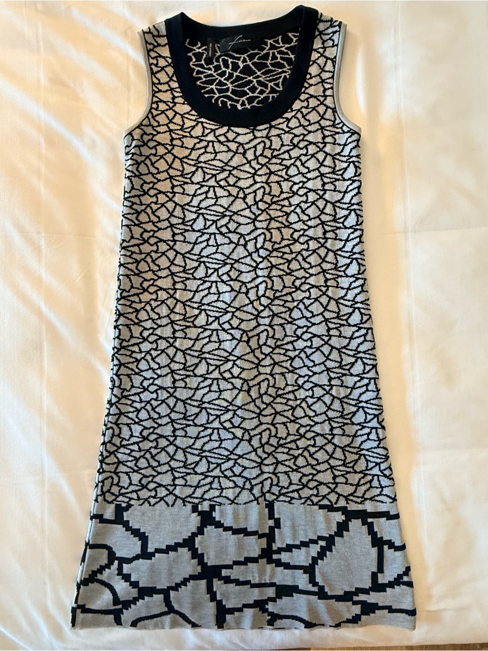 Sleeveless Black and Gray Patterned Knit Dress Size Small